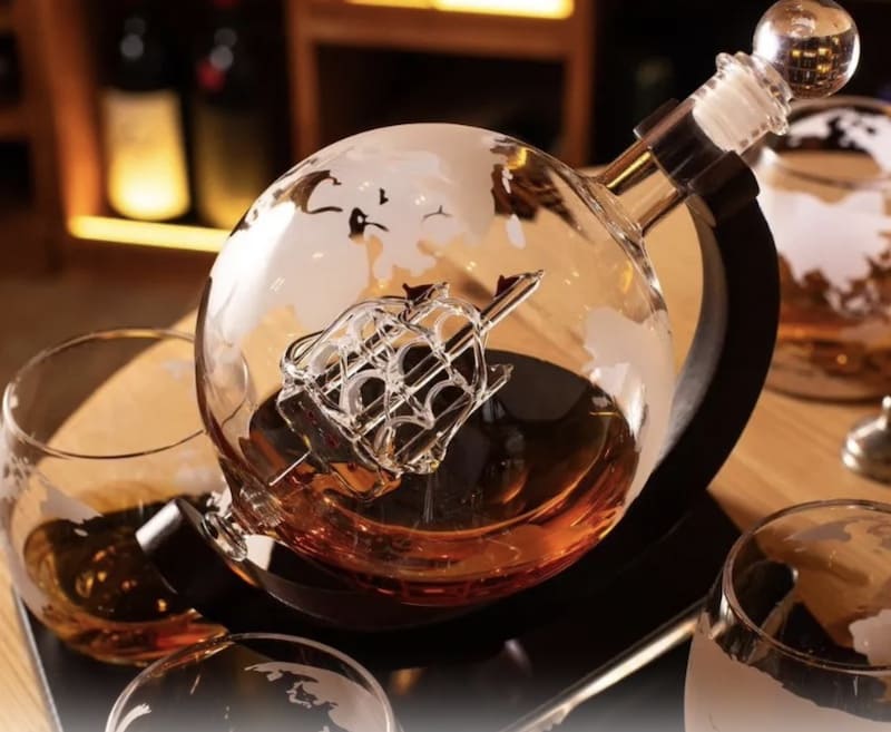 Globe Whiskey set - Luxury glass globe + glasses + ice stones + tongs and accessories