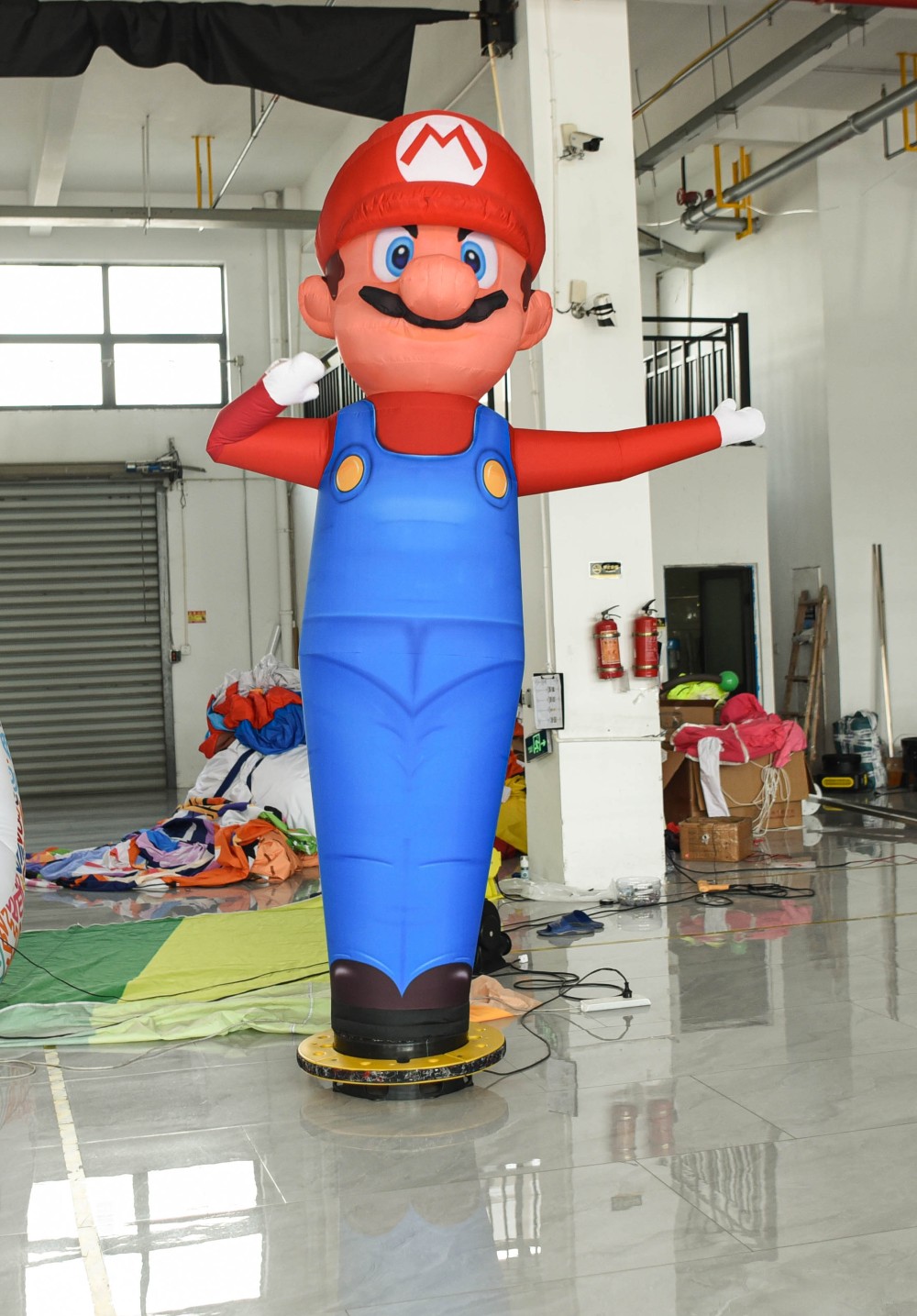 Inflatable blow up dancer - Sky baloon air guy with blower + LED lights super mario